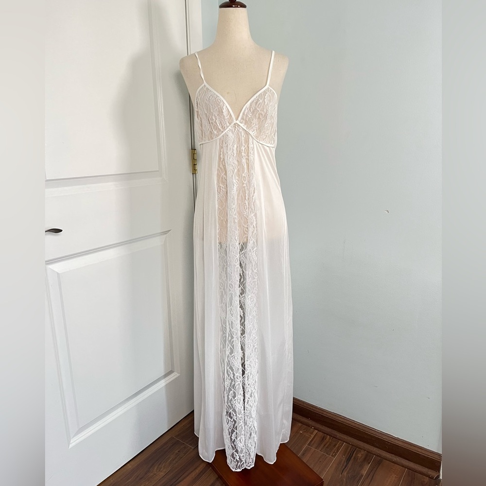 Vintage white lace maxi gown size L